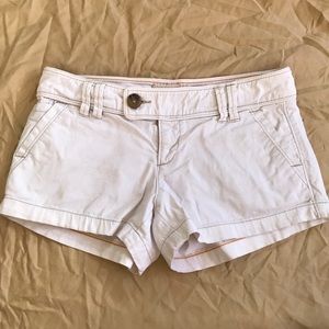 AE shorts beige size 2 GUC